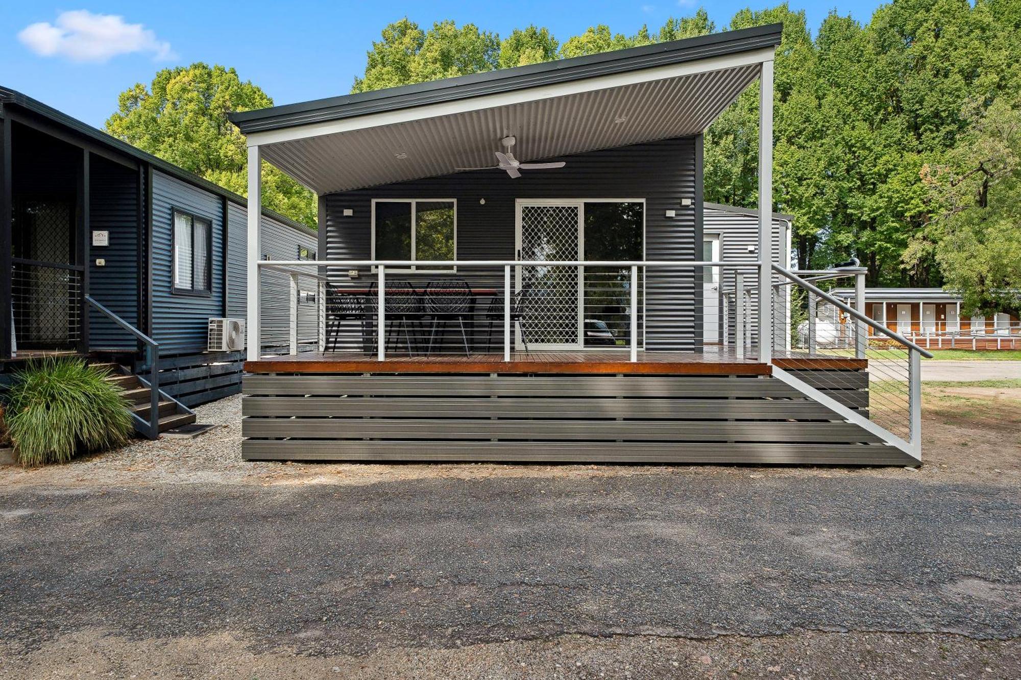 Myrtleford Holiday Park Екстериор снимка