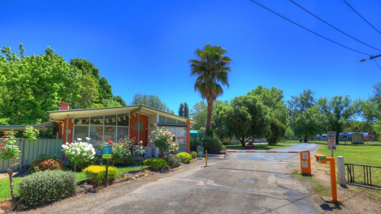 Myrtleford Holiday Park Екстериор снимка