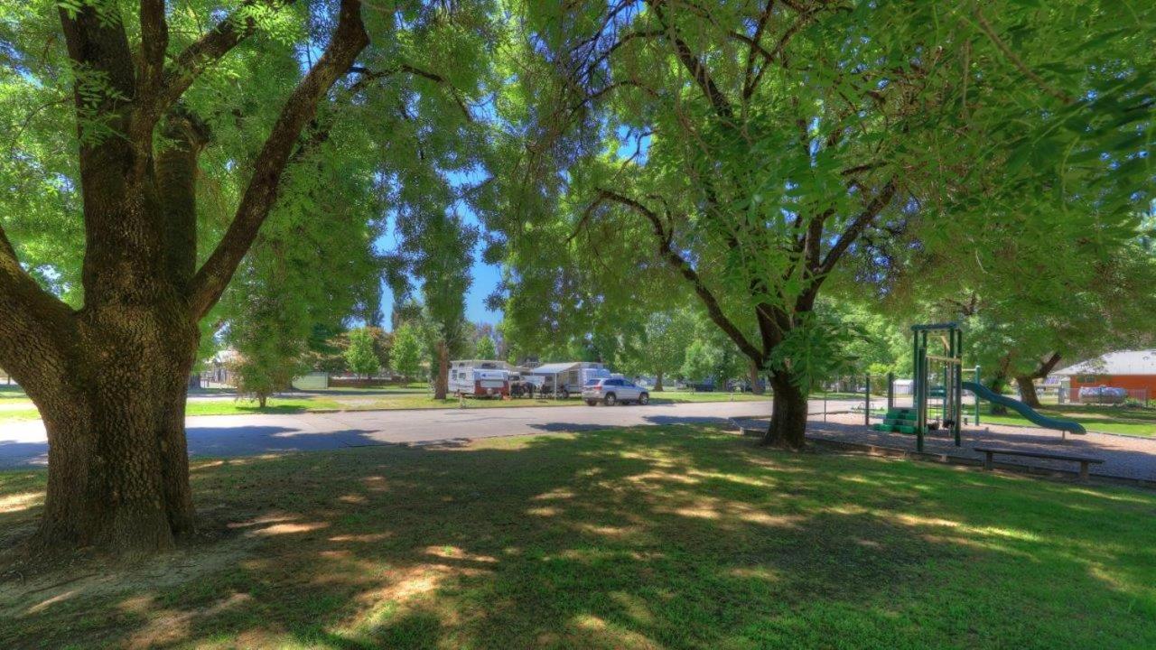Myrtleford Holiday Park Екстериор снимка