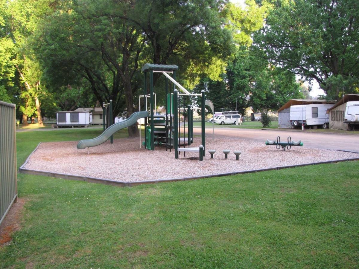 Myrtleford Holiday Park Екстериор снимка